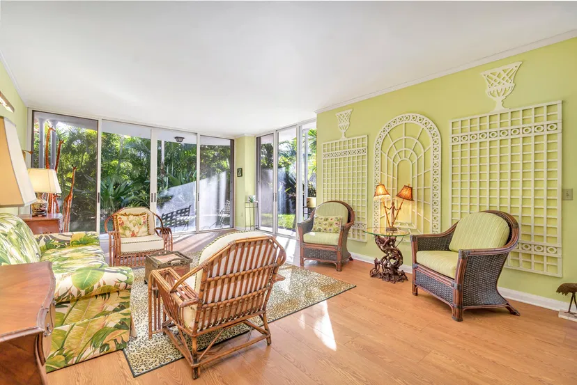 429 Australian Avenue #3 — photo 4