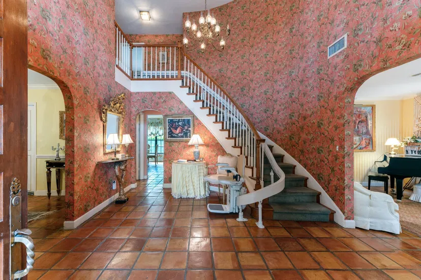 350 Seabreeze Avenue — photo 3