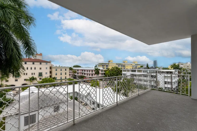 354 Chilean Avenue #5b — photo 2