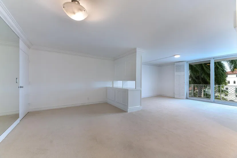 354 Chilean Avenue #5b — photo 4