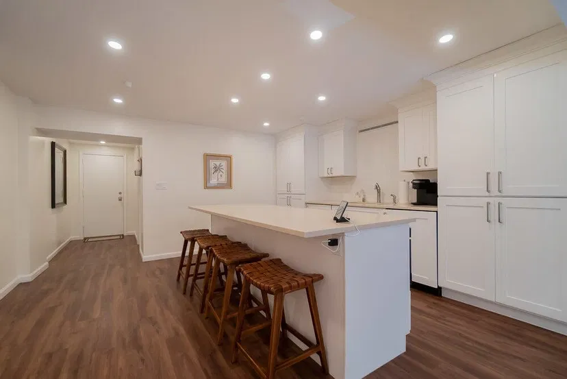 235 Sunrise Avenue #1102 — photo 3