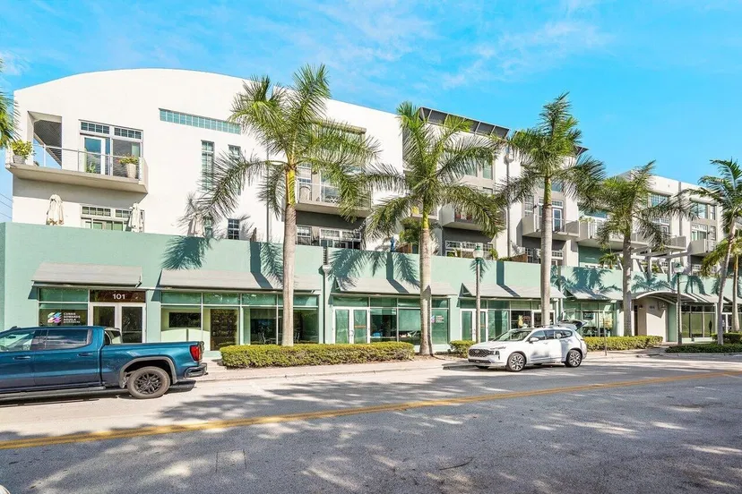 Sold Nov 2022 · 185 NE 4th Avenue 302, Delray Beach