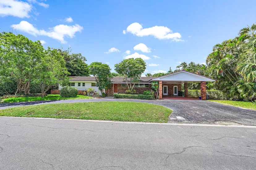 250 Bahama Lane — photo 2