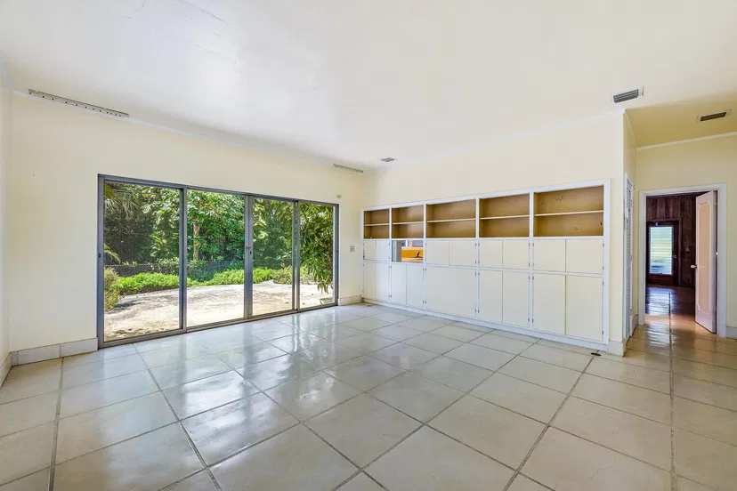 250 Bahama Lane — photo 3