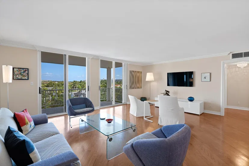 170 Chilean Avenue #6a — photo 3