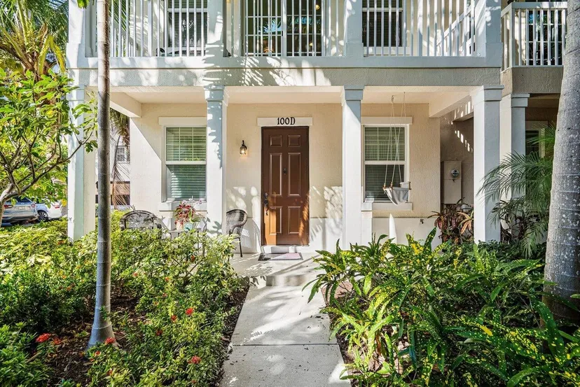 Sold Apr 2022 · 100 W Coda Circle D, Delray Beach