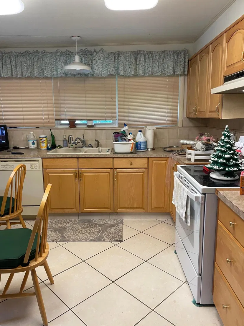Sold Dec 2021 · 702 Hi Street, Lake Worth
