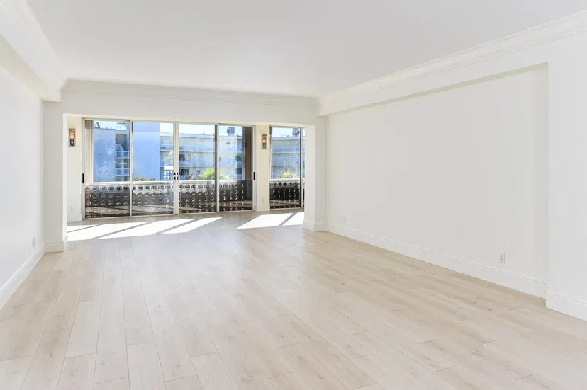369 S Lake Drive #5h — photo 2