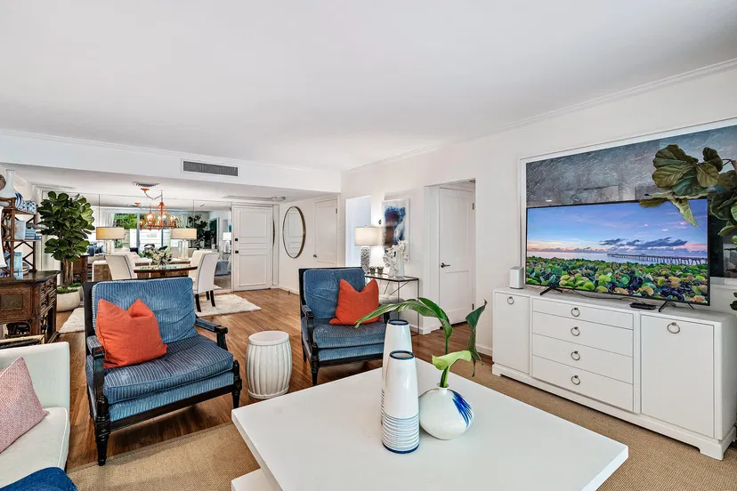 226 Brazilian Avenue #1b — photo 3