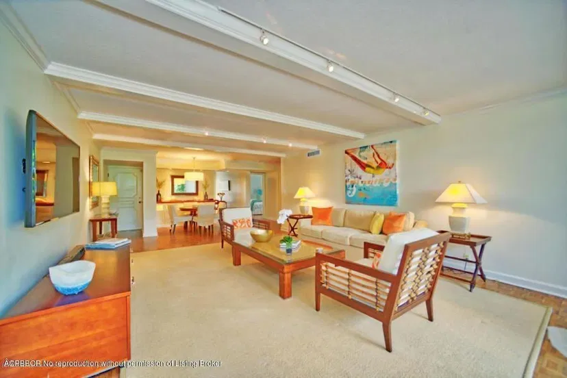 201 Everglade Avenue #206 — photo 4