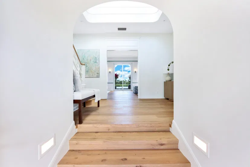 576 Island Drive — photo 3