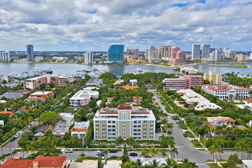 Sold May 2022 · 330 Cocoanut Row 4a & 4d, Palm Beach