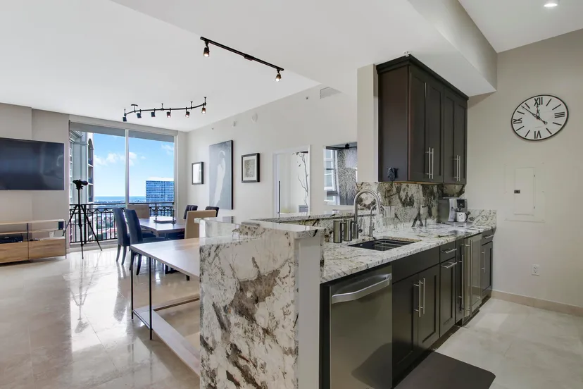 Sold Jan 2022 · 550 Okeechobee Boulevard Lph-13, West Palm Beach