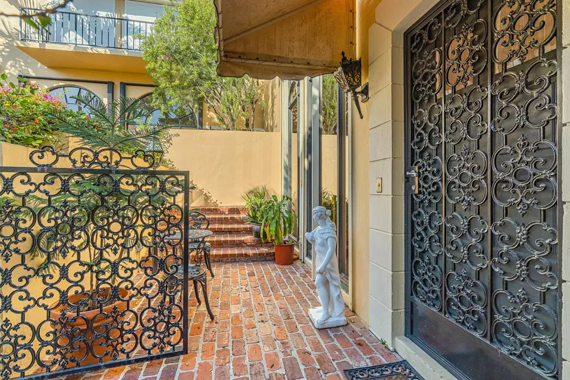 343 Australian Avenue — photo 3