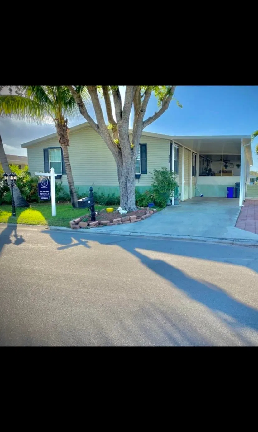 Sold Oct 2021 · 1571 SW 65th Terrace, Boca Raton