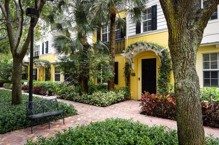 Sold Nov 2021 · 317 S Bromeliad, West Palm Beach