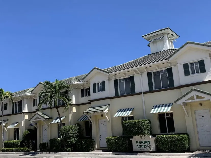Sold Nov 2021 · 518 N Federal Highway 12, Lake Worth Beach