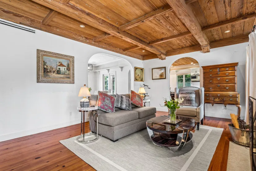 315 Seaspray Avenue — photo 5