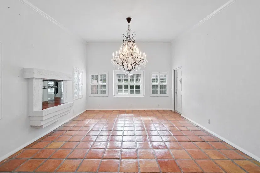 142 Peruvian Avenue #101 — photo 3