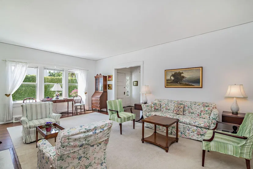 165 Seaspray Avenue — photo 4