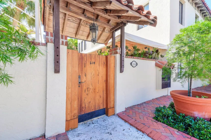 214 Chilean Avenue #I — photo 2
