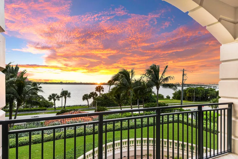 Sold Oct 2019 · 3000 S Ocean Boulevard 301, Palm Beach
