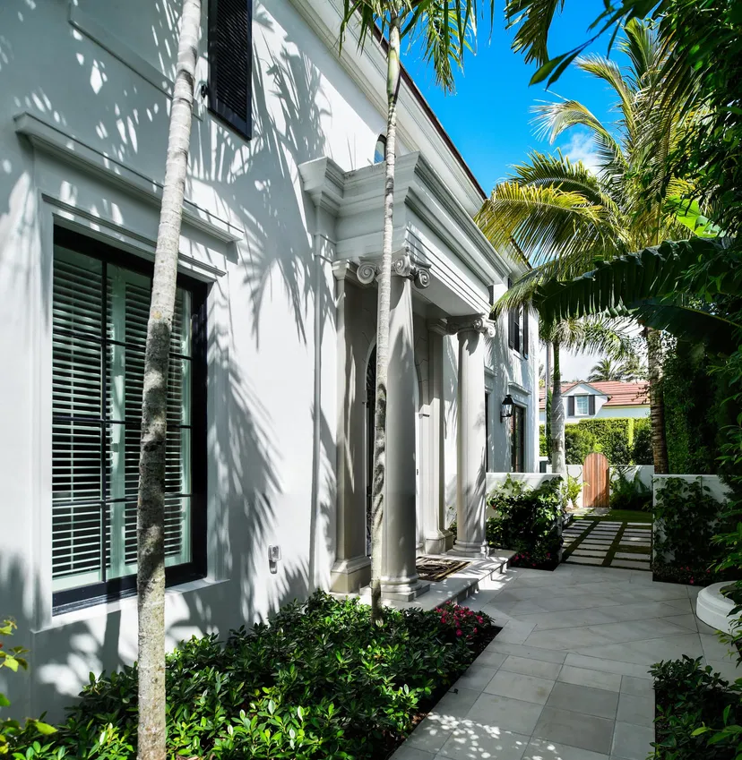 215 Seabreeze Avenue — photo 3