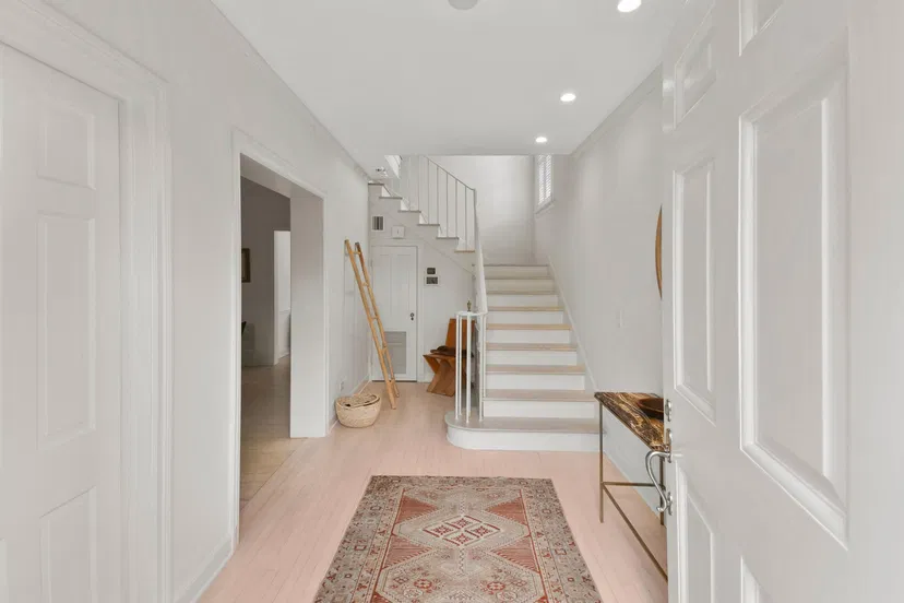 124 Australian Avenue — photo 2