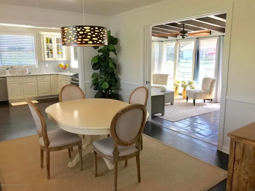 223 Colonial Lane — photo 3