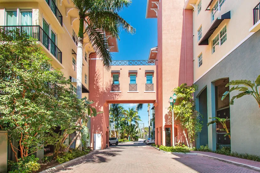 Sold Dec 2020 · 235 NE 1st Street 512, Delray Beach