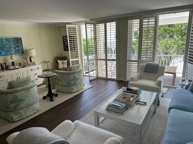 170 Chilean Avenue #2d — photo 2