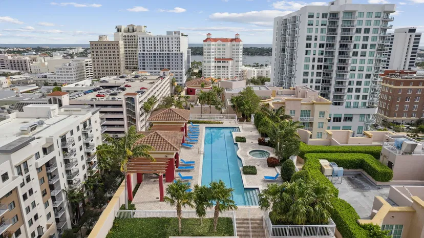 Sold Oct 2024 · 410 Evernia Street 414, West Palm Beach