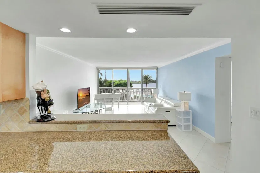 2505 S Ocean Boulevard #402 — photo 3