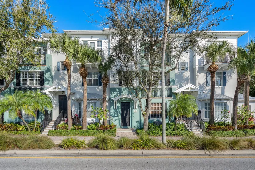 Sold Jul 2025 · 332 W Mallory Circle, Delray Beach