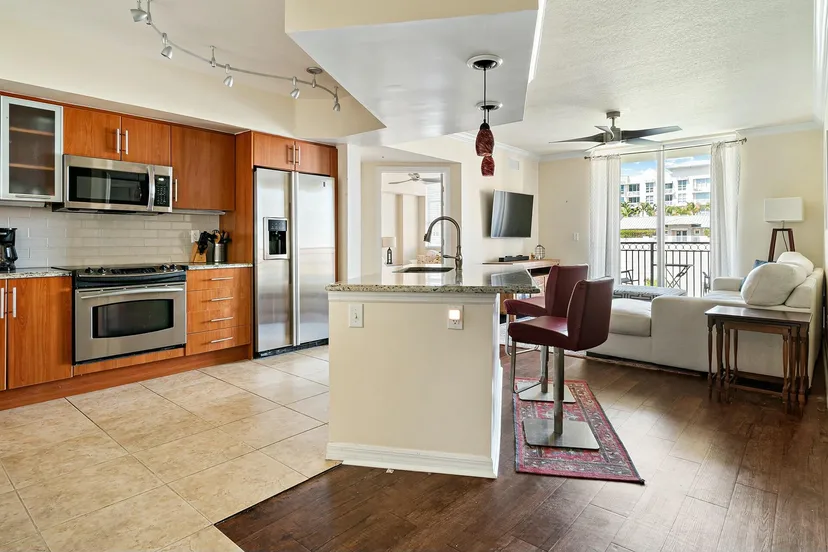 Sold Aug 2025 · 600 S Dixie Highway 723, West Palm Beach