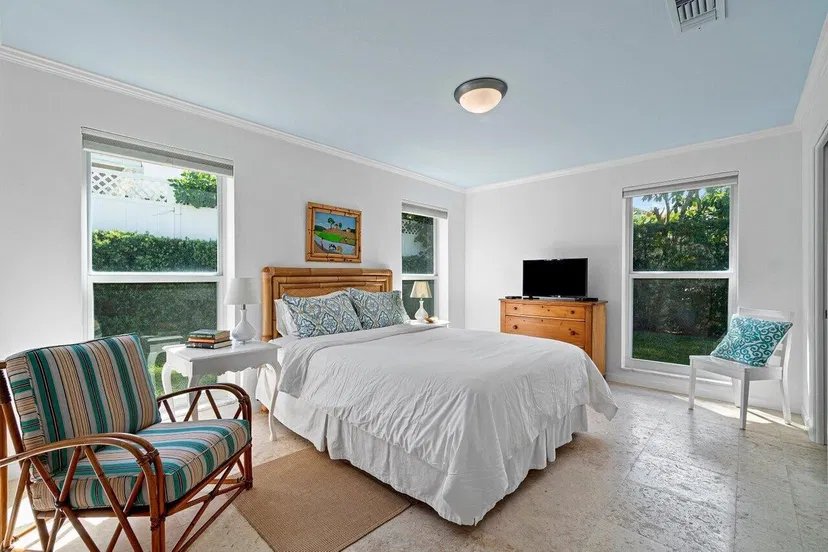 110 Seagate Road — photo 3