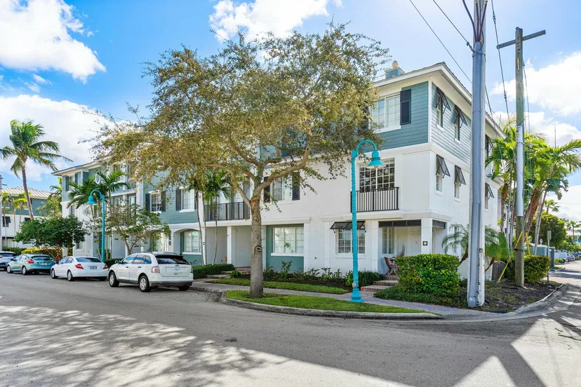 Sold Jun 2025 · 260 NE 3rd Street 4-F, Delray Beach