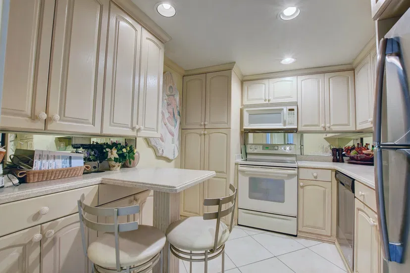 2295 S Ocean Boulevard #821 — photo 4