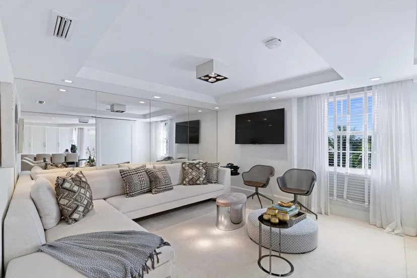 330 Cocoanut Row #4c — photo 3