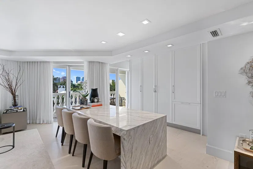 330 Cocoanut Row #4c — photo 4
