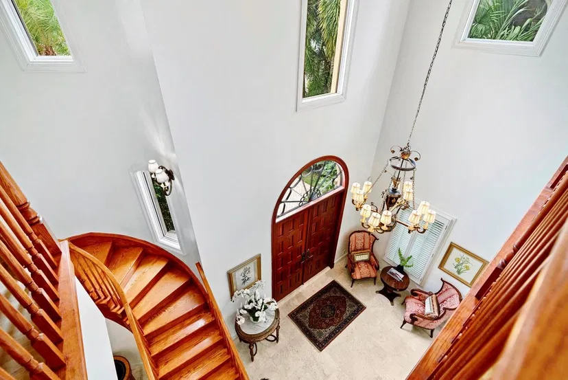 255 Seminole Avenue — photo 3