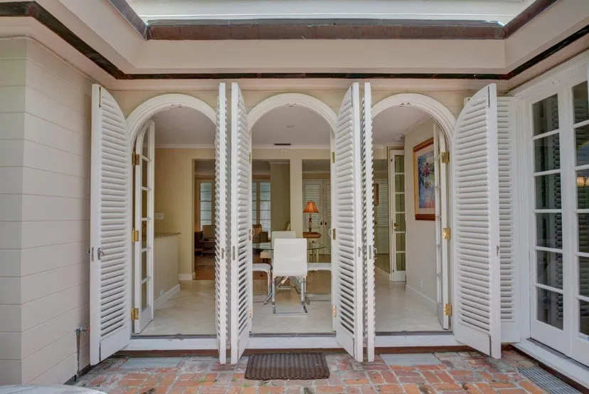 217 Oleander Avenue — photo 3