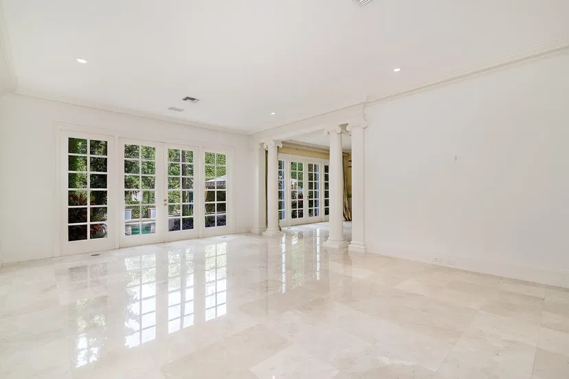 419 Brazilian Avenue — photo 3