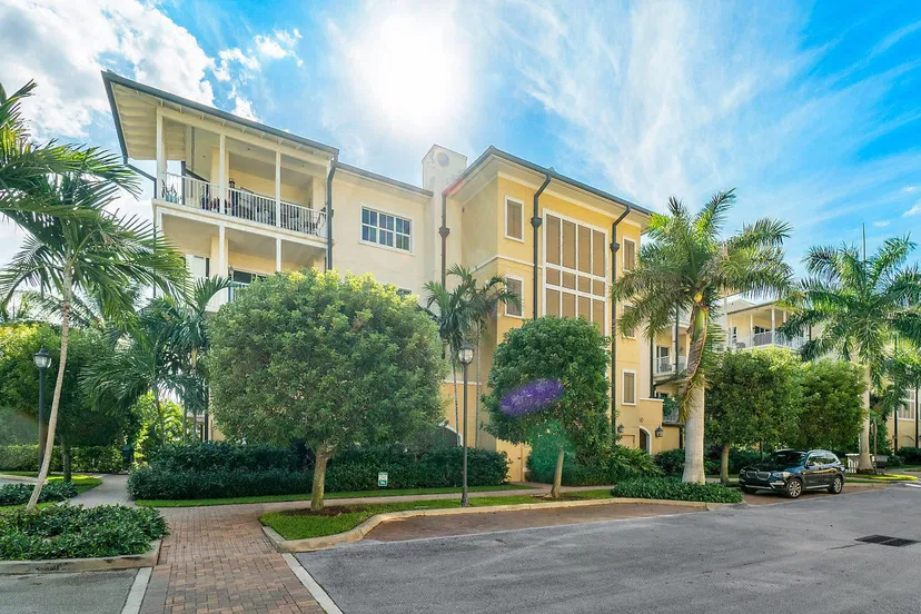 Sold Sep 2021 · 3930 N Flagler Drive 202, West Palm Beach
