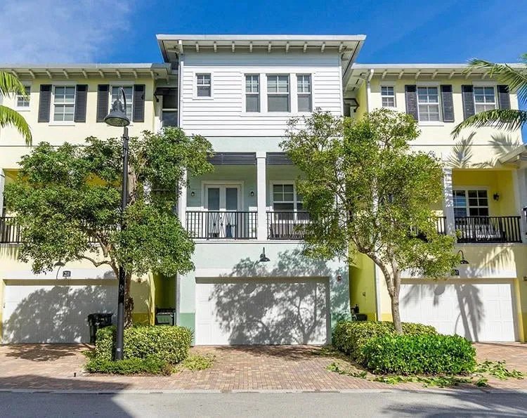 Sold Mar 2020 · 209 N Latitude Circle, Delray Beach