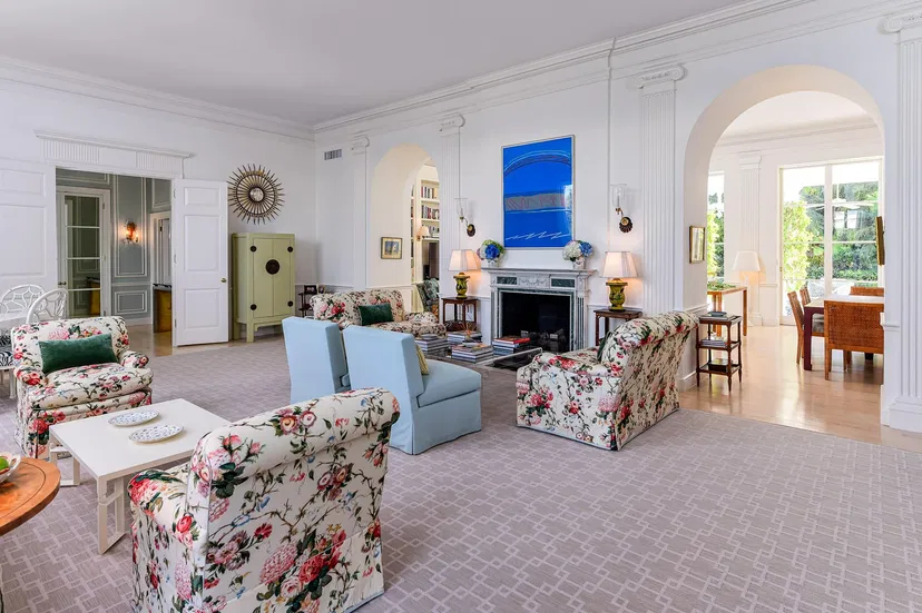 200 Regents Park Road — photo 5
