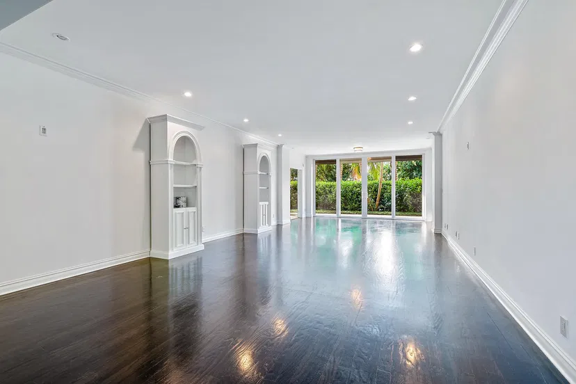 315 S Lake Drive #1a — photo 2