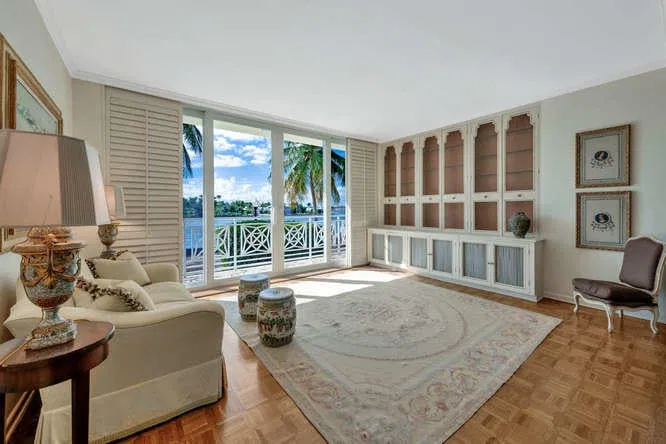 425 Worth Avenue #2b — photo 4