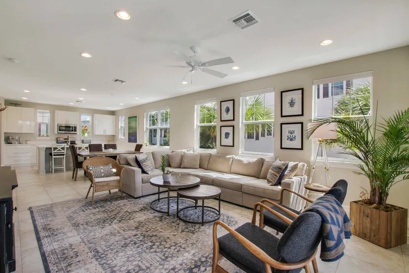 Sold Apr 2019 · 101 SW 2nd Avenue SW D, Delray Beach