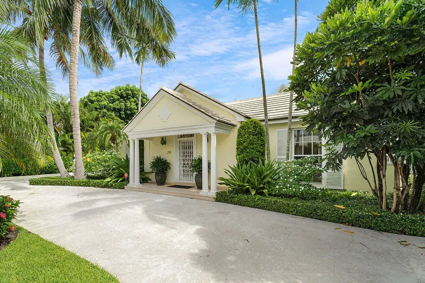 255 Plantation Road — photo 2